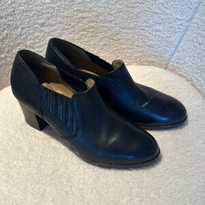 Robert Zur Black Leather Slip On Ankle Heels (Bootie) size 39